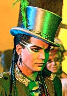 adamlambert-iihy-2223_0-681x1024.jpg